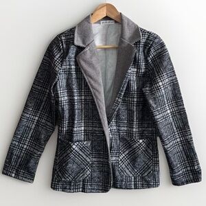 ⭐️ Offer B2G2! BUY 2 GET 2 FREE!
Ran Ran Plaid Print Blazer NWOT